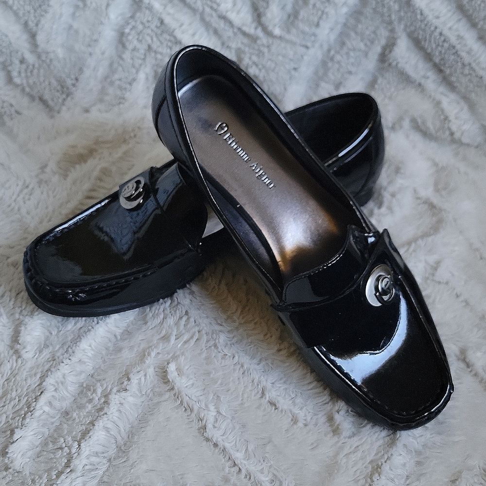 Etienne Aigner Size 8 black loafers